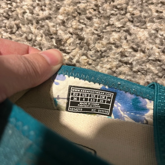 Keen - Picture 4 of 4